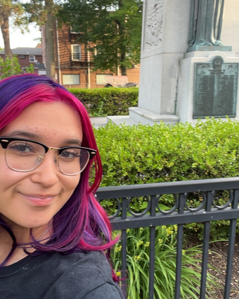 Selfie with statue