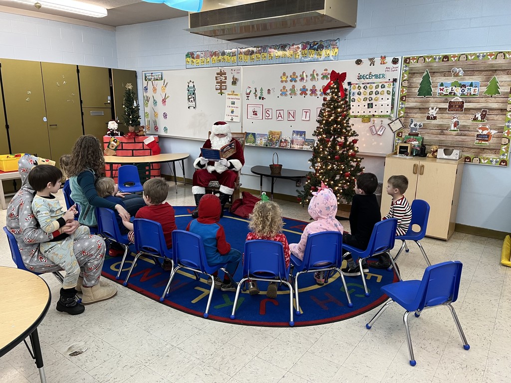 santa reading to kids