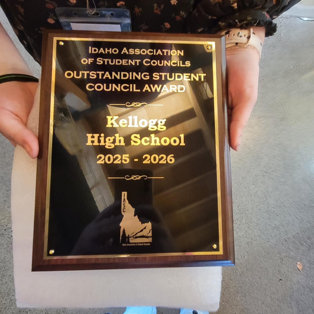 students posing for a picture