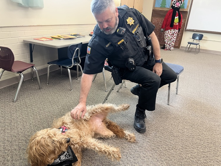 poppy and officer richter