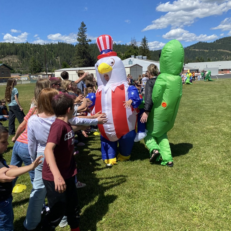 staff inflatables race 