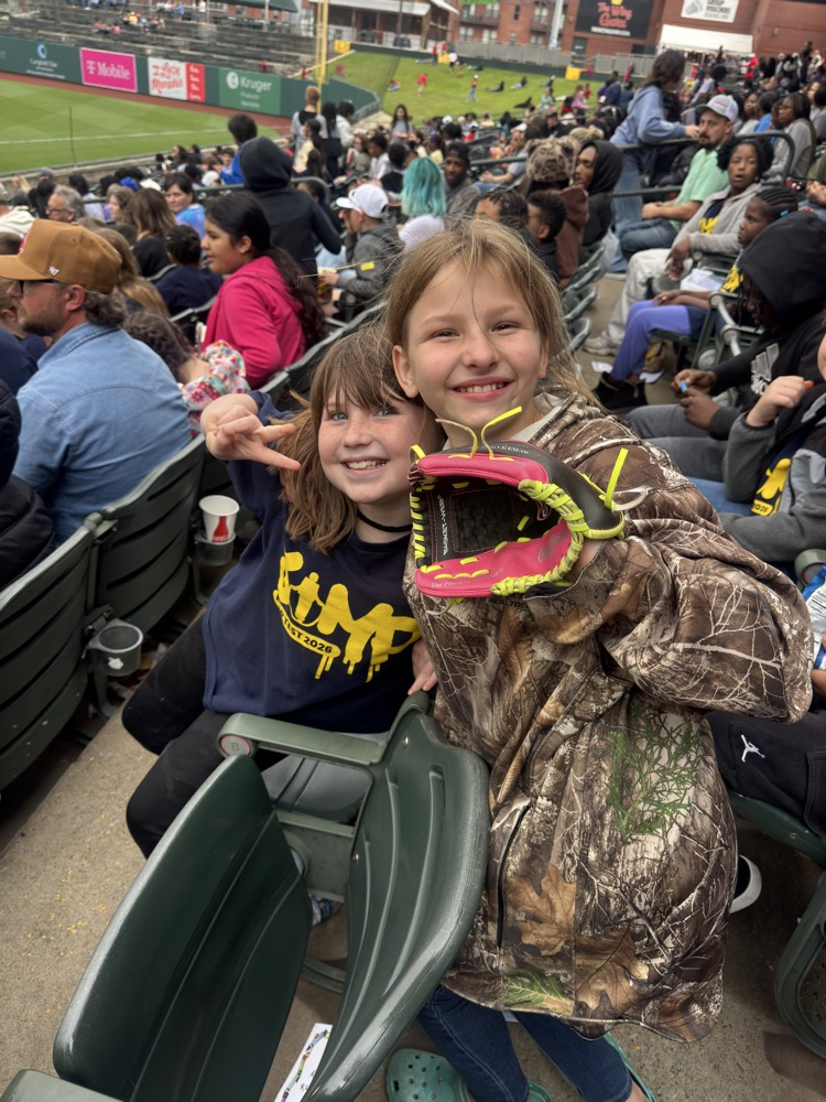 4th Grade Takes on the Redbirds' Game (part 3) ⚾️🏟️❤️
