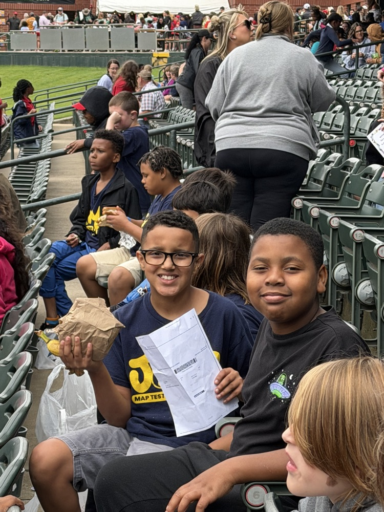 4th Grade Takes on the Redbirds' Game (part 5) ⚾️🏟️❤️