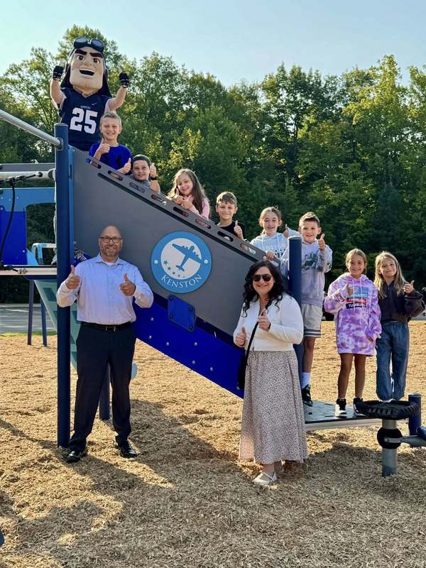 Students and Mr. Rogaliner and Ms. Hasenohrl