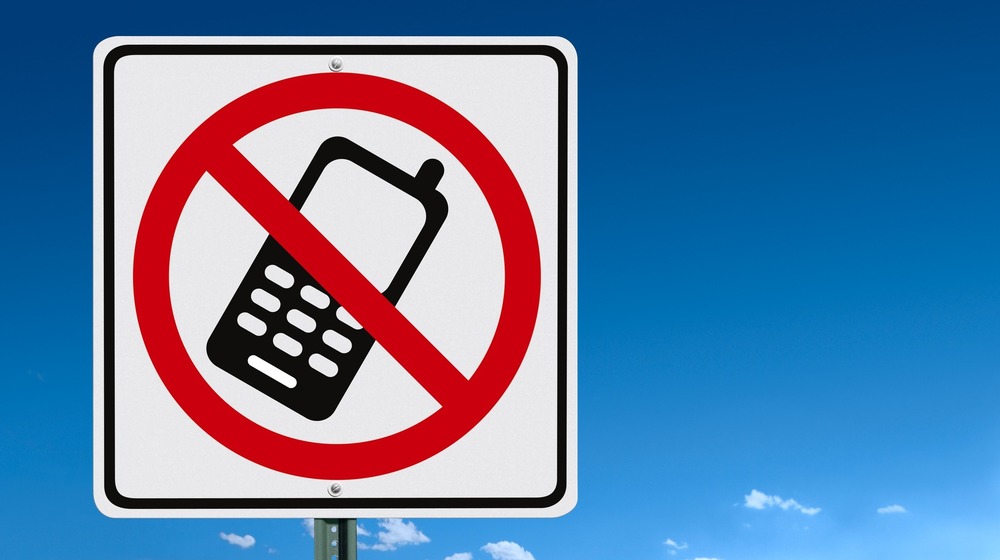 No cell phone sign