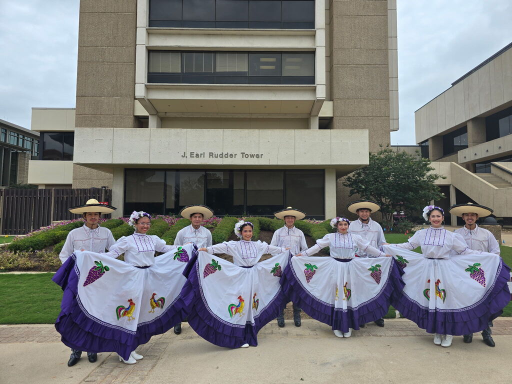 BALLETT FOLKLORICO - FORMAL/COLLEGE STATION