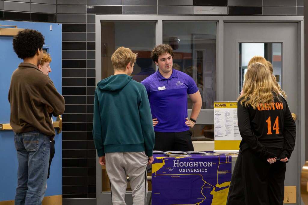 Students visit Colleges during College Fair