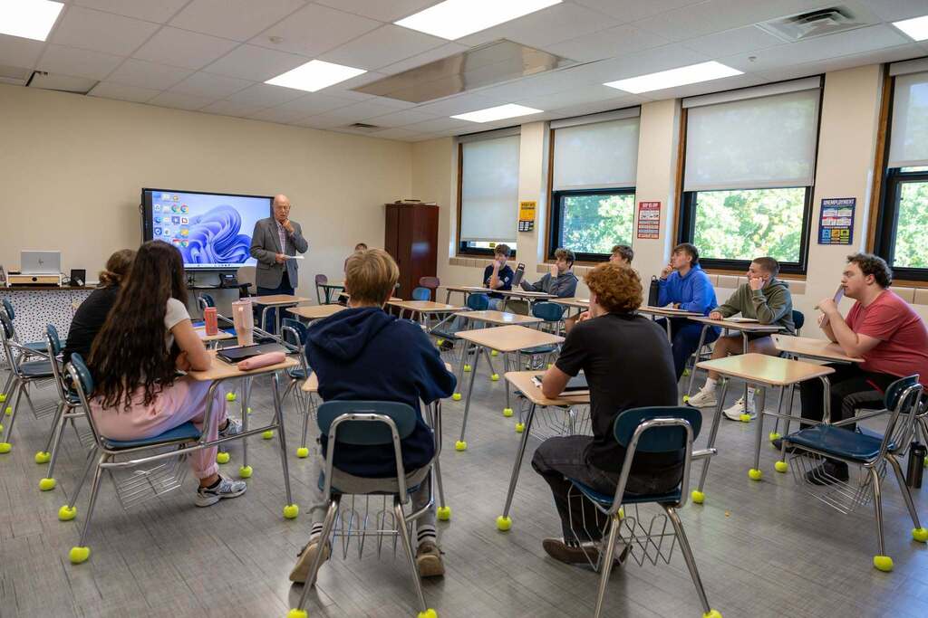 Attorney Visits Business Law Class
