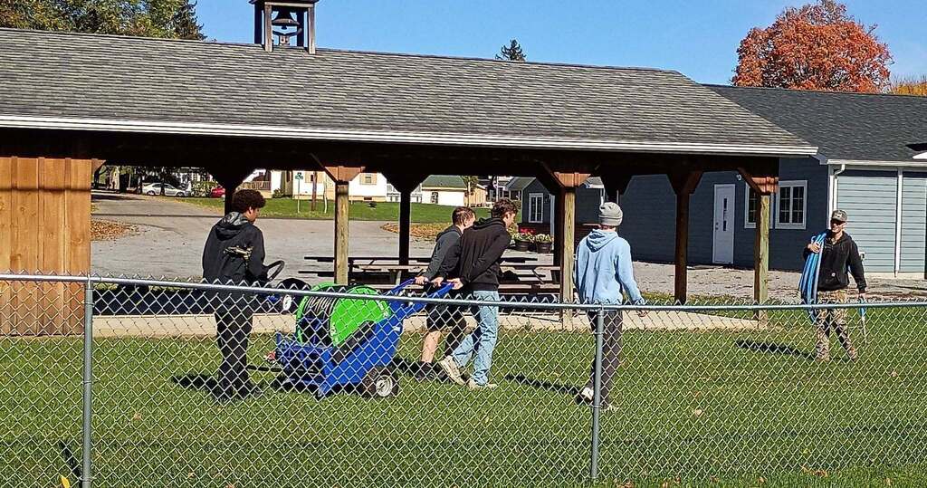 Soccer Team cleaning Kiwanis Park