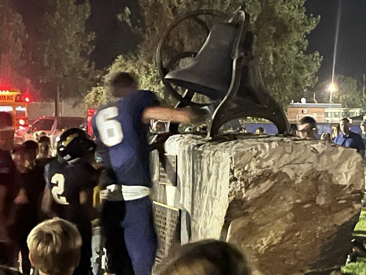 Football vs Priest River