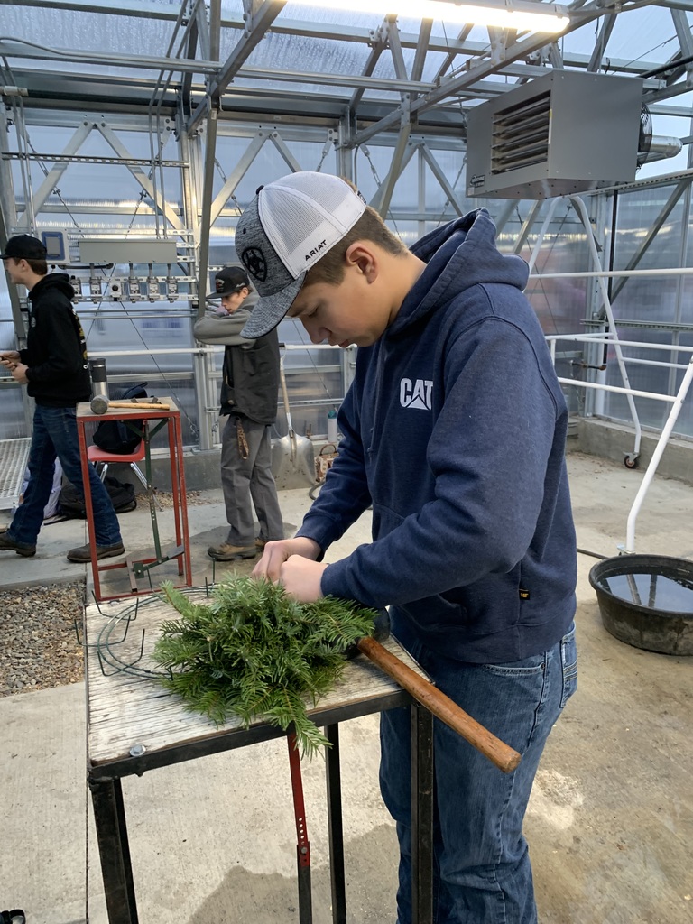 FFA Wreath Making