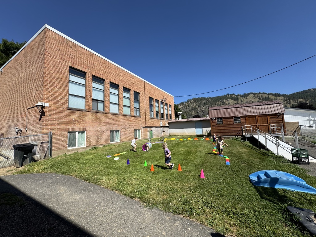 kids playing at the early learning center