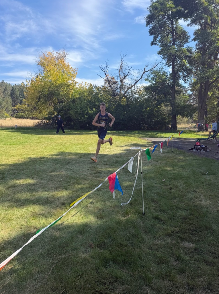 Cross country team running