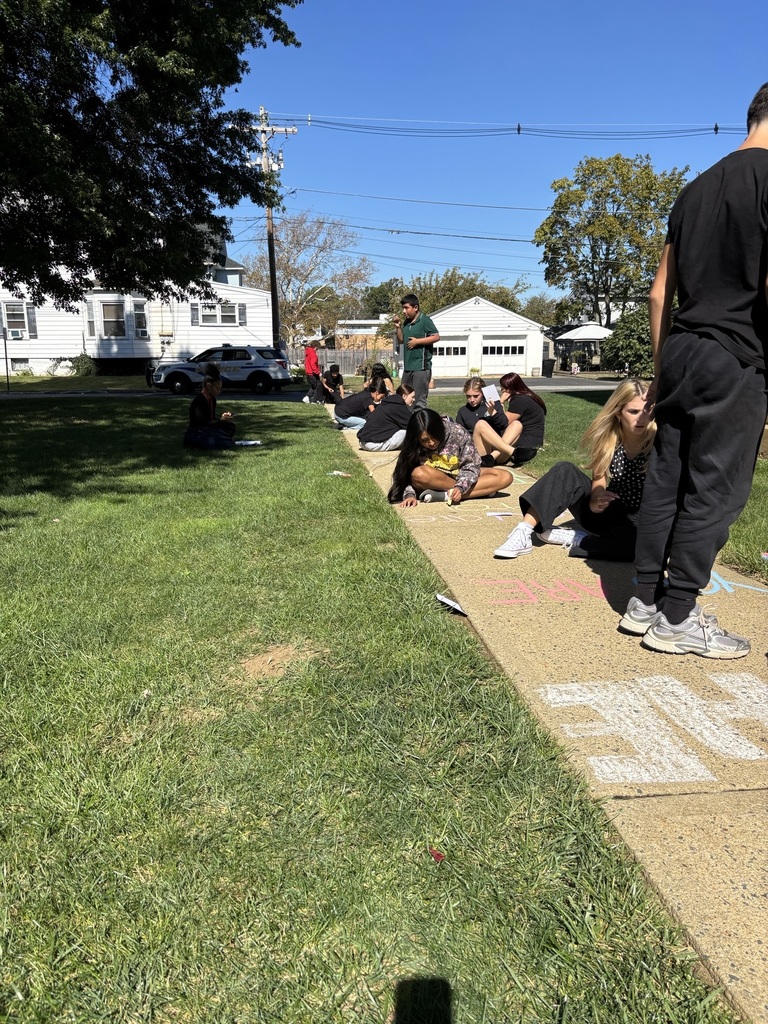 Art students brought creativity and color to our campus today! 🎨 They decorated the walkways to kick off Respect Week, spreading positivity and reminding everyone that kindness starts here. 💛 #RespectWeek #StudentArtists #SchoolSpirit