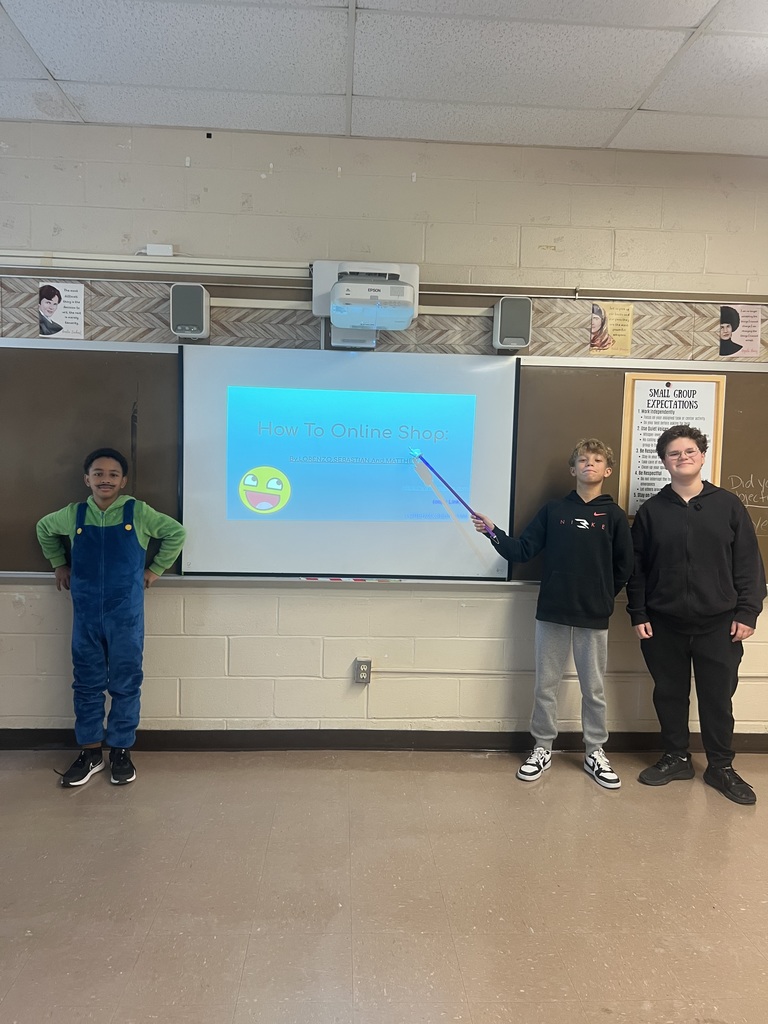 Students presenting their multimedia presentation. 