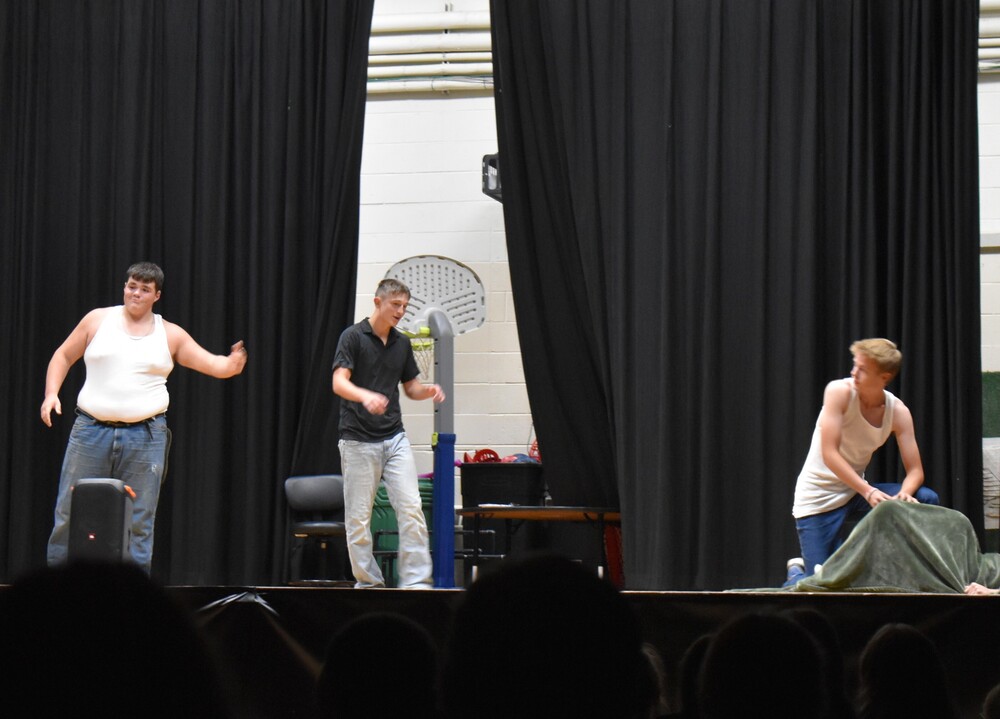 Lip syn performance by juniors