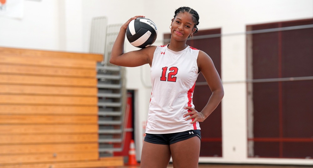 HHHS volleyball player Aaliyah Johnson