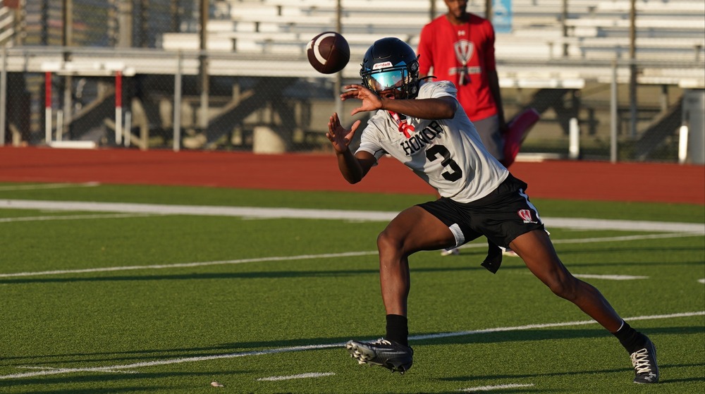 Knights receiver makes a catch