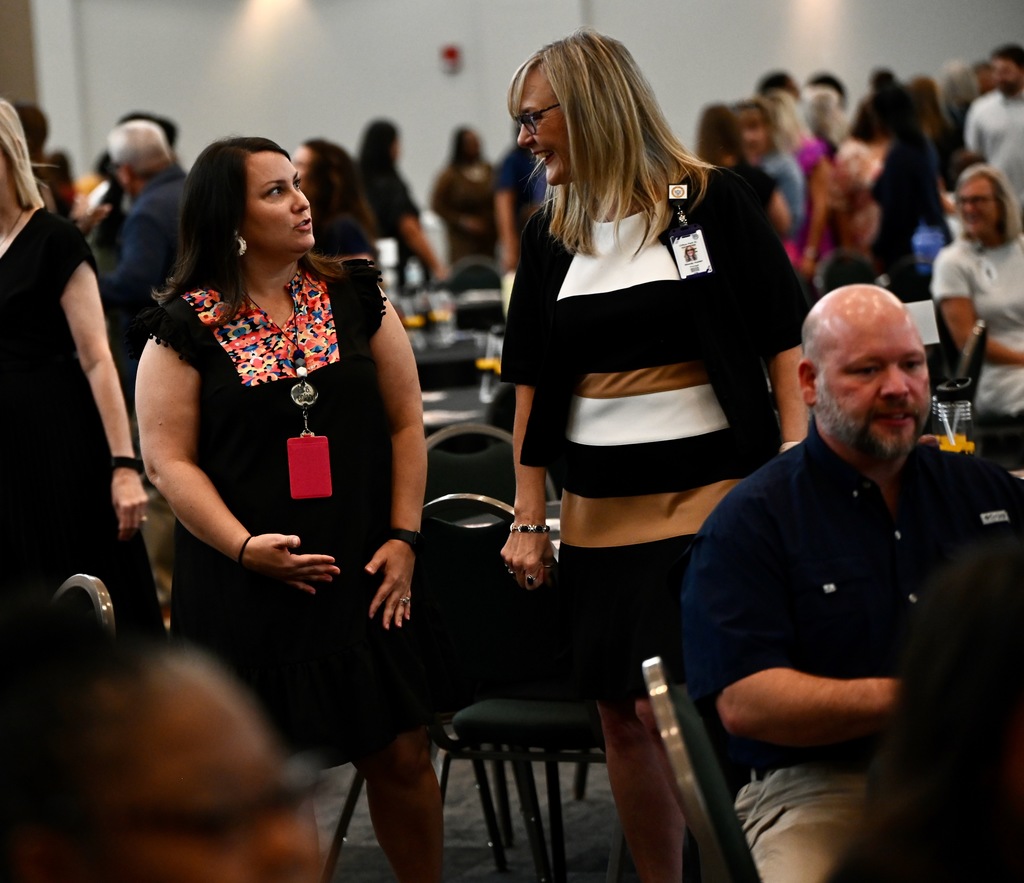 New Teachers Receive Golden Greeting to KISD