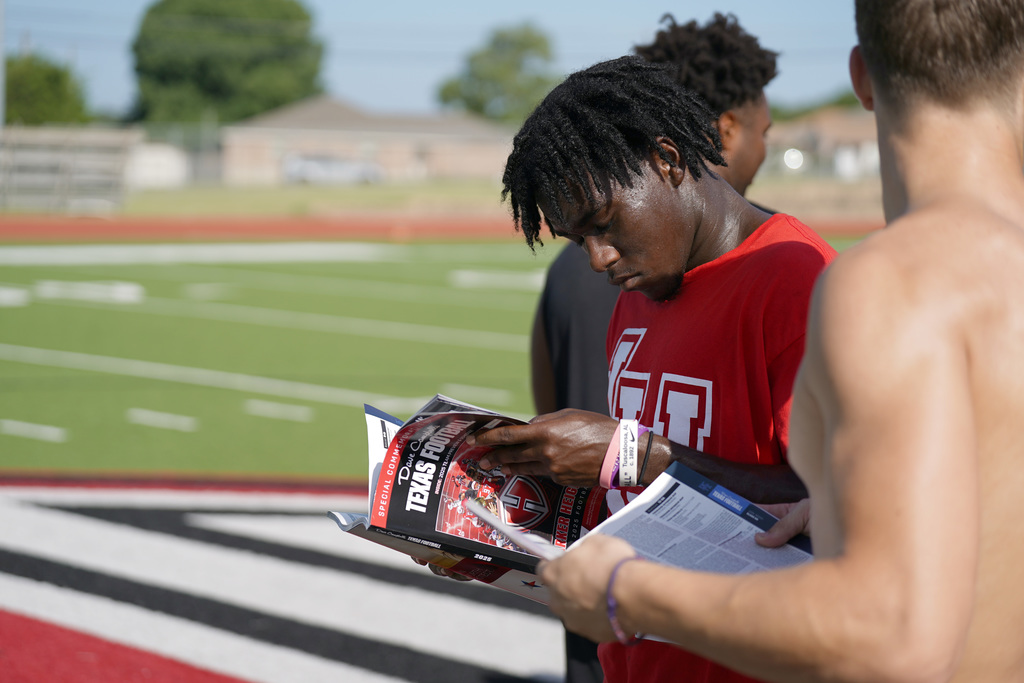 HHHS commemorative Dave Campbell's Texas Football magazine reveal 2025