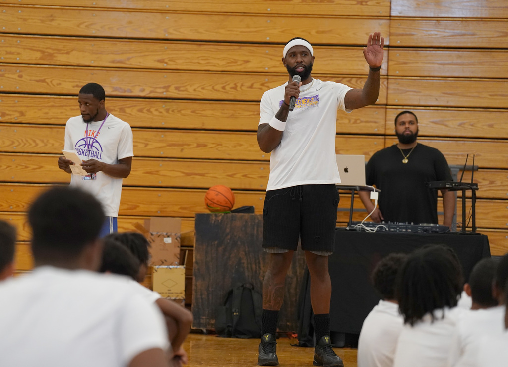Royce O'Neale hosts camp