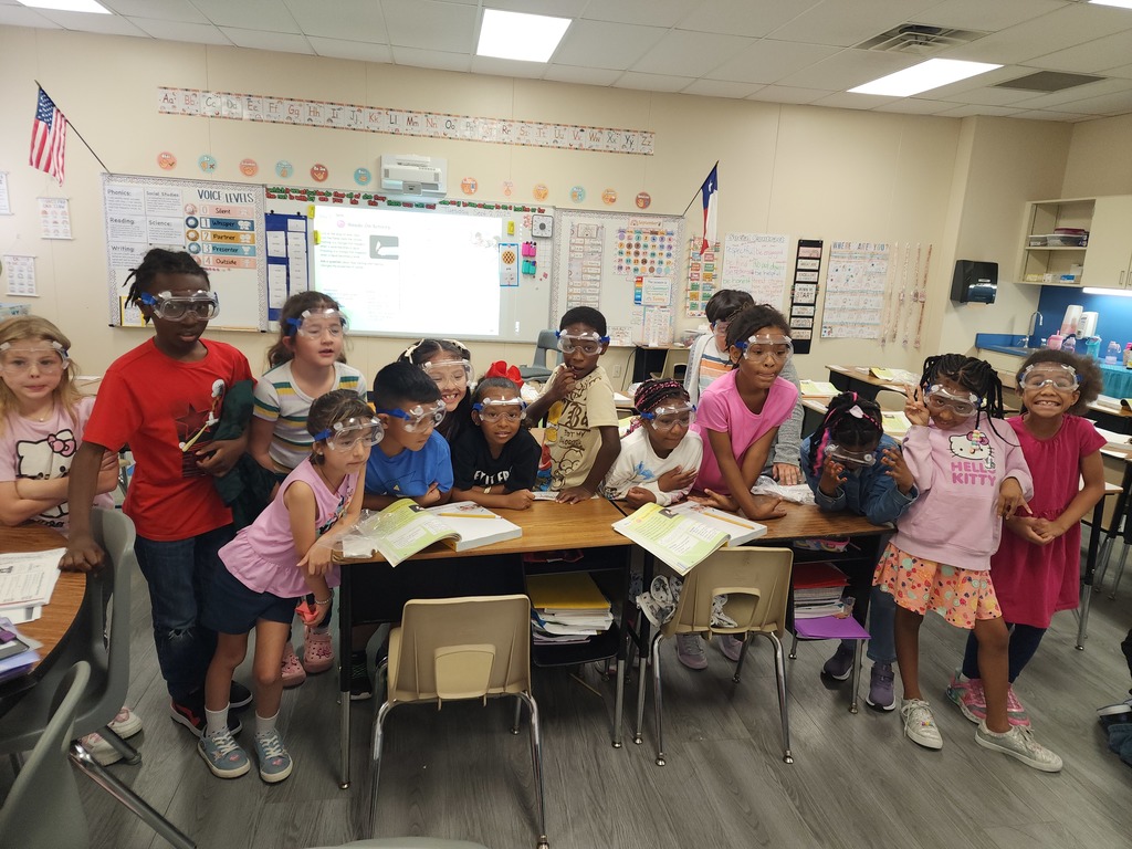 students observing temperatures changes of matter