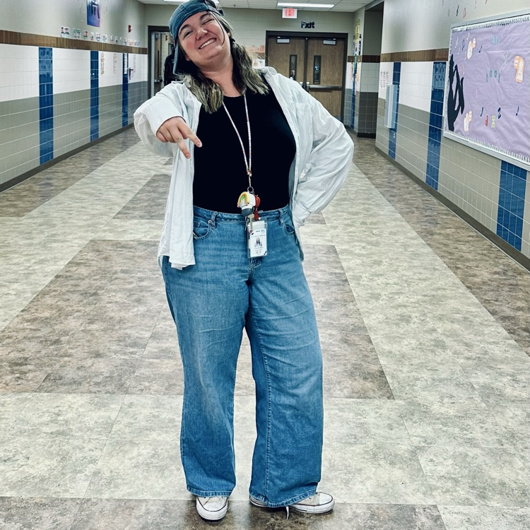 woman dressed in 90s era
