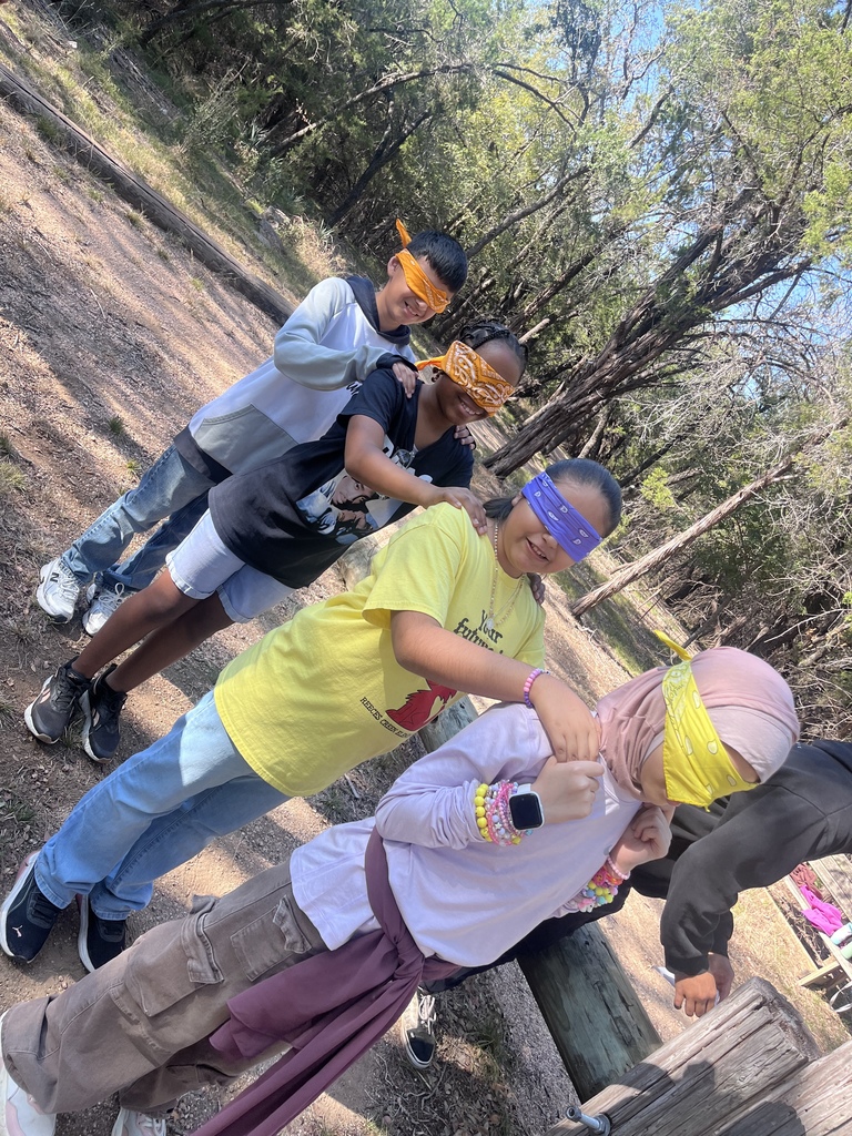 Kids completing obstacle course