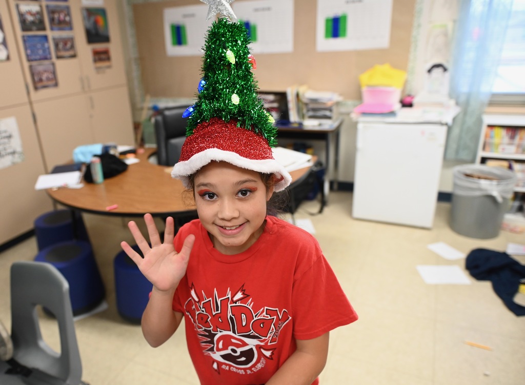 Ira Cross ES gift giving 2025