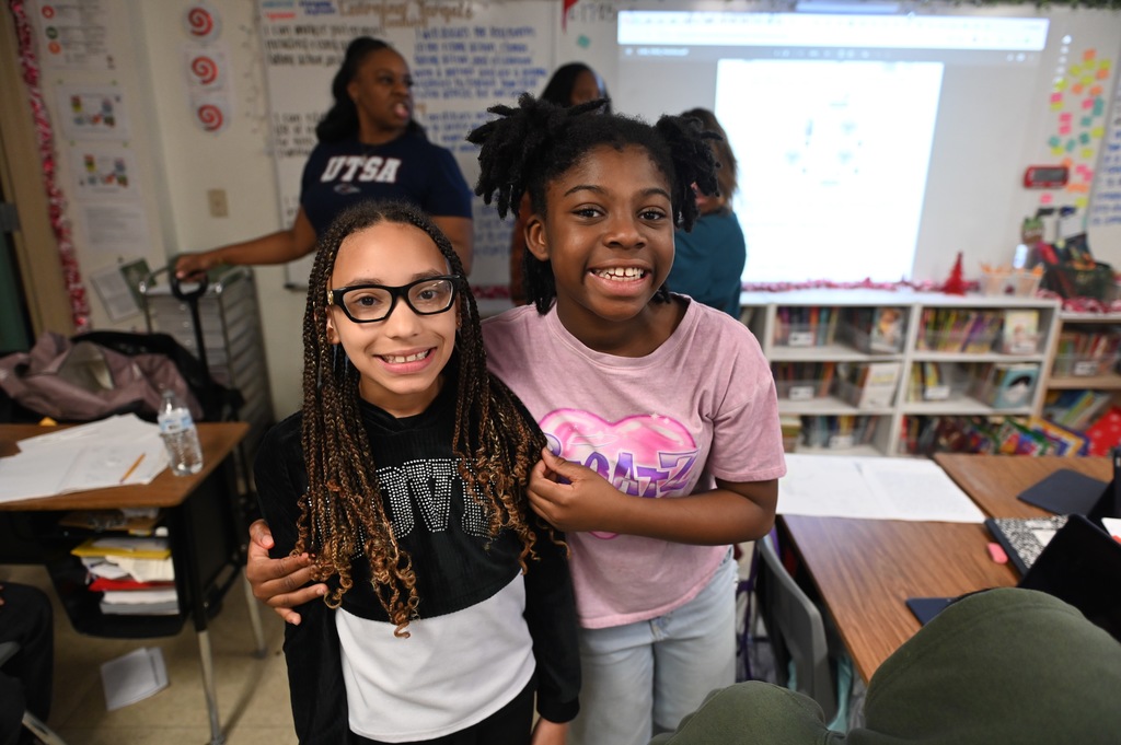 Ira Cross ES gift giving 2025