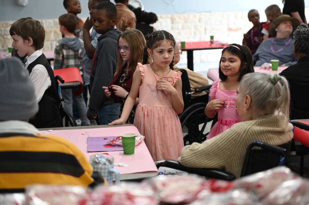 Clifton Park kindness club visit to Indian Oaks