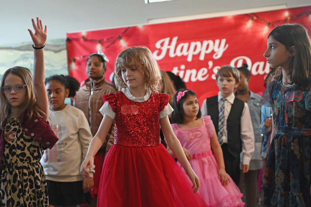 Clifton Park kindness club visit to Indian Oaks