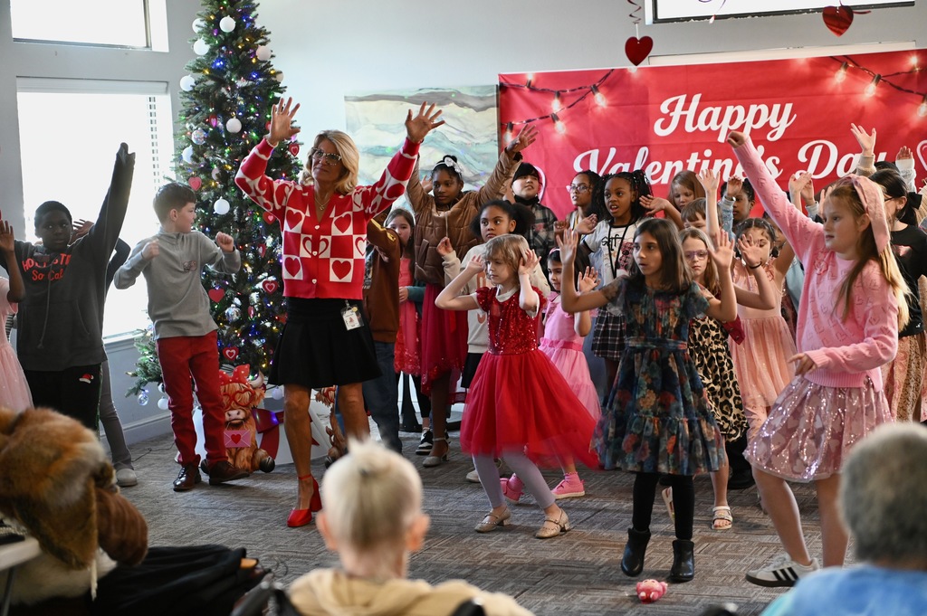 Clifton Park kindness club visit to Indian Oaks