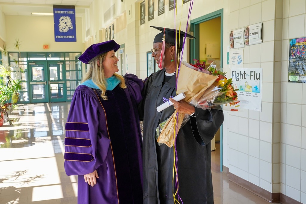 Congratulations Ms. Darien Partee, a dedicated paraprofessional at Liberty Hill Middle School, on earning her bachelor’s degree at 70 proof that it’s never too late to learn, grow, and reach a goal. 💛 In Killeen ISD, we’re proud to celebrate the people who pour into our students every day and to be a district that supports and cheers on our employees as they achieve milestones like this. Way to go, Ms. Partee!