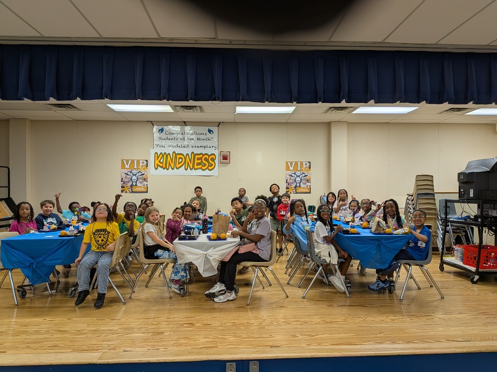 students in cafeteria