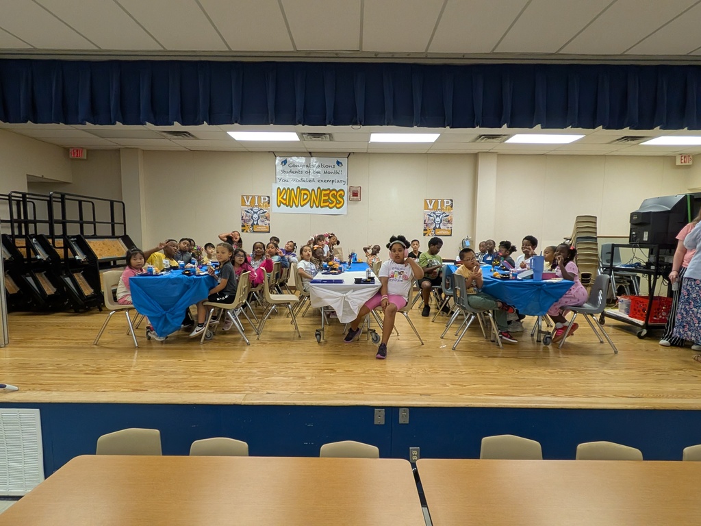 students in cafeteria
