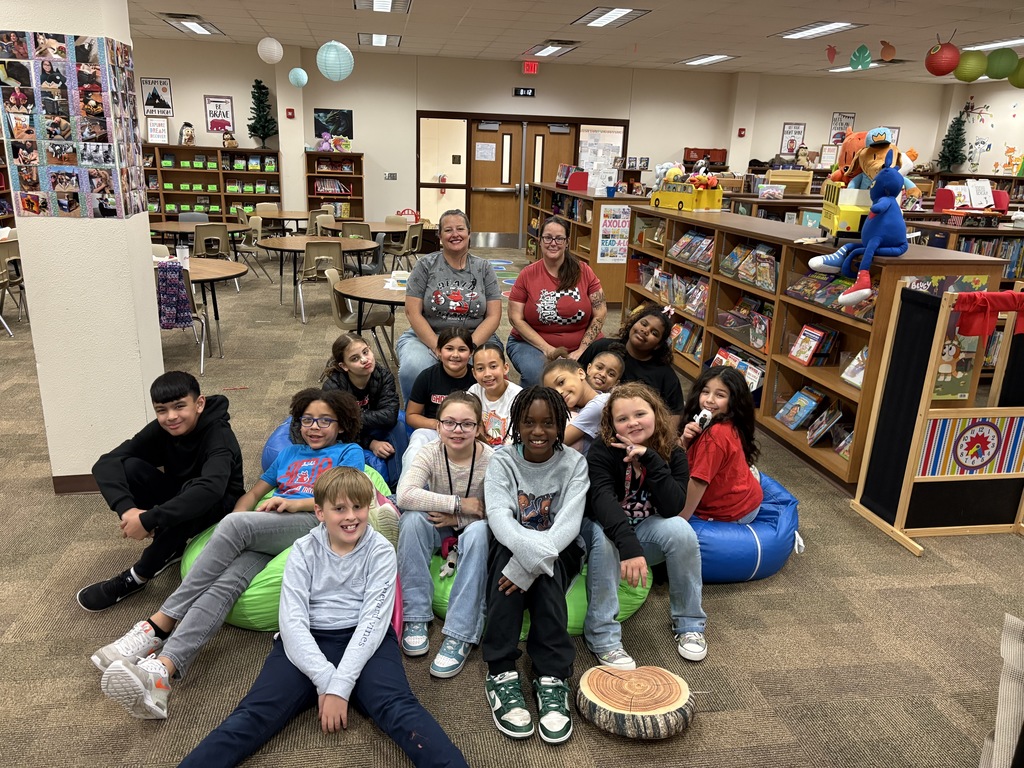 Students and teachers posing for a picture