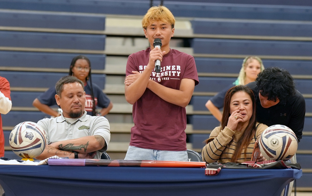 CHS Spring Signing group 2026