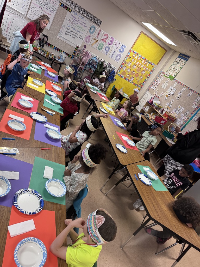 Students waiting for salsa