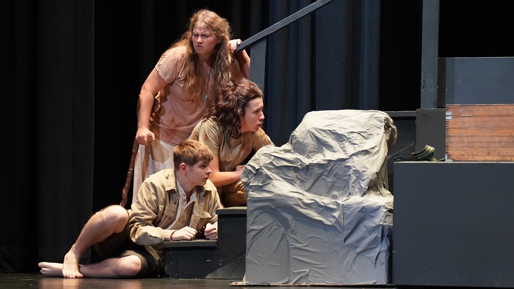 High school theatre camp performers