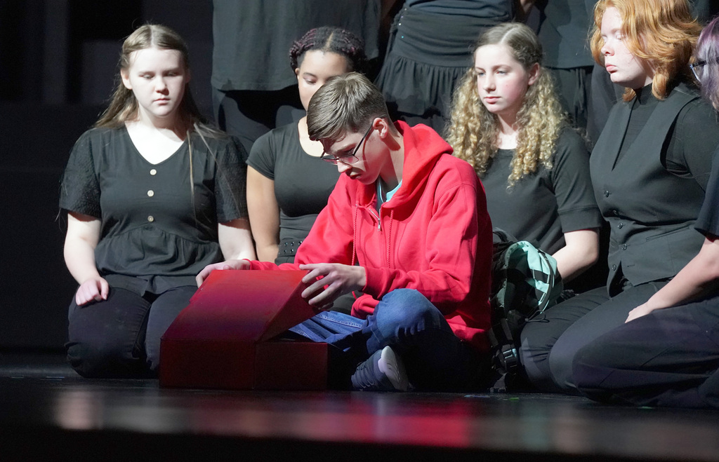 High school theatre camp performers