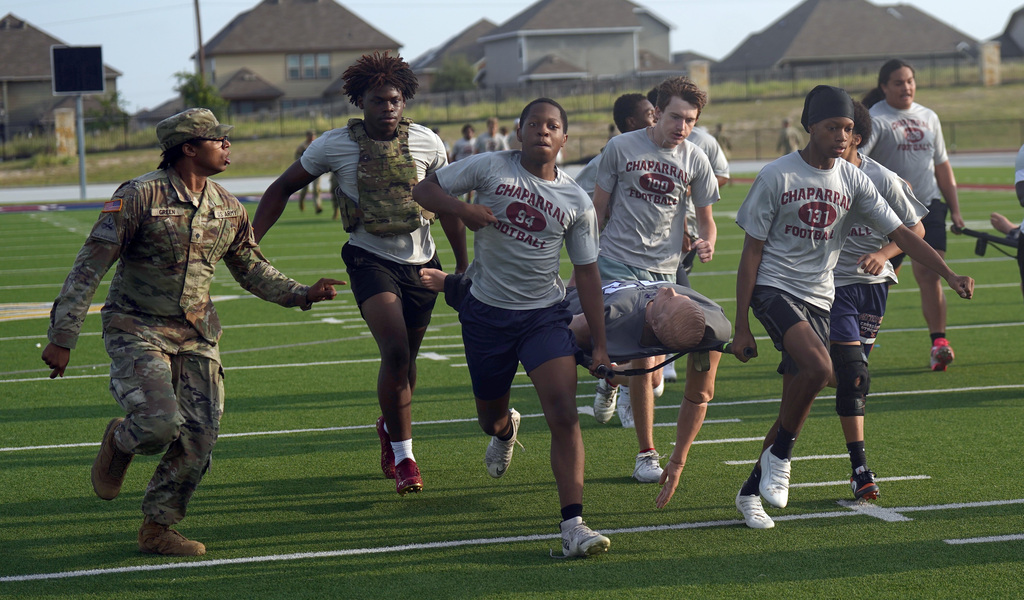 CHS athletes train with soldiers