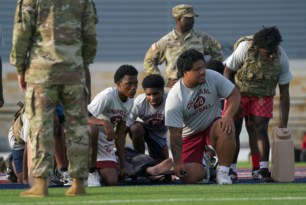 CHS athletes train with soldiers