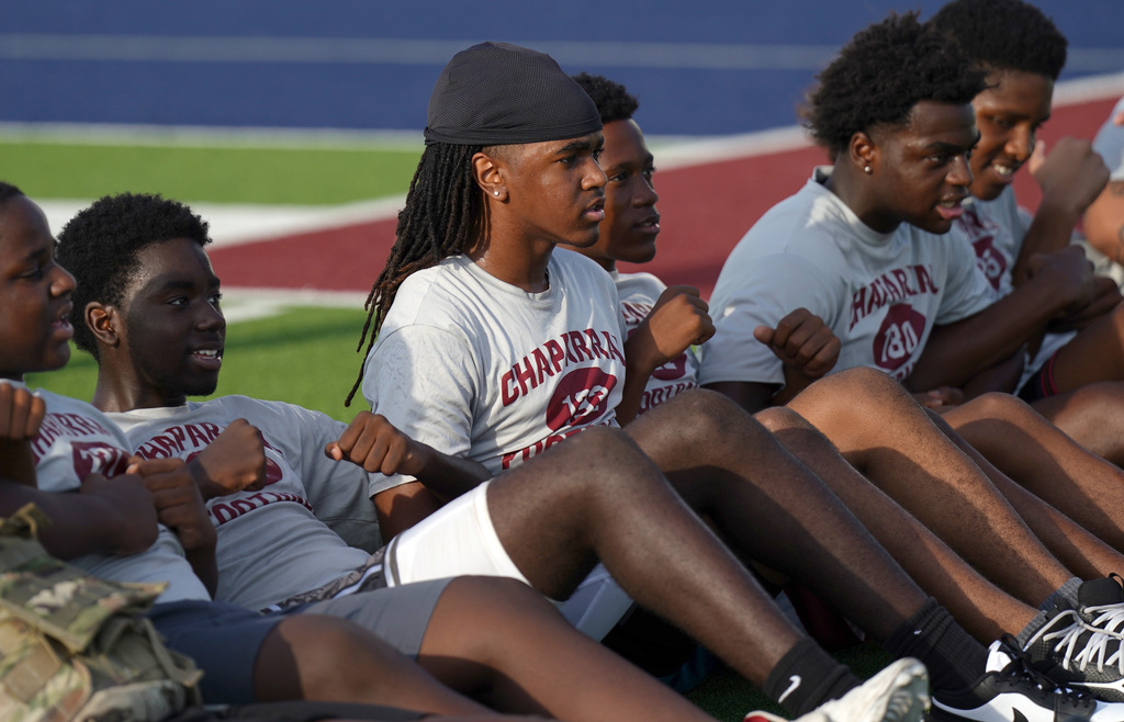 CHS athletes train with soldiers