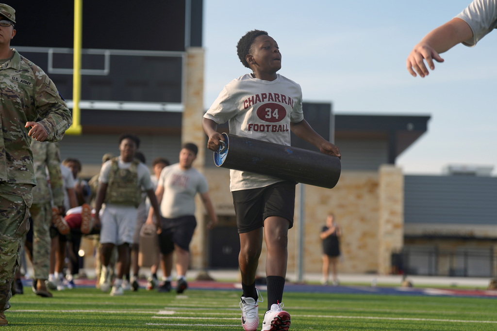 CHS athletes train with soldiers