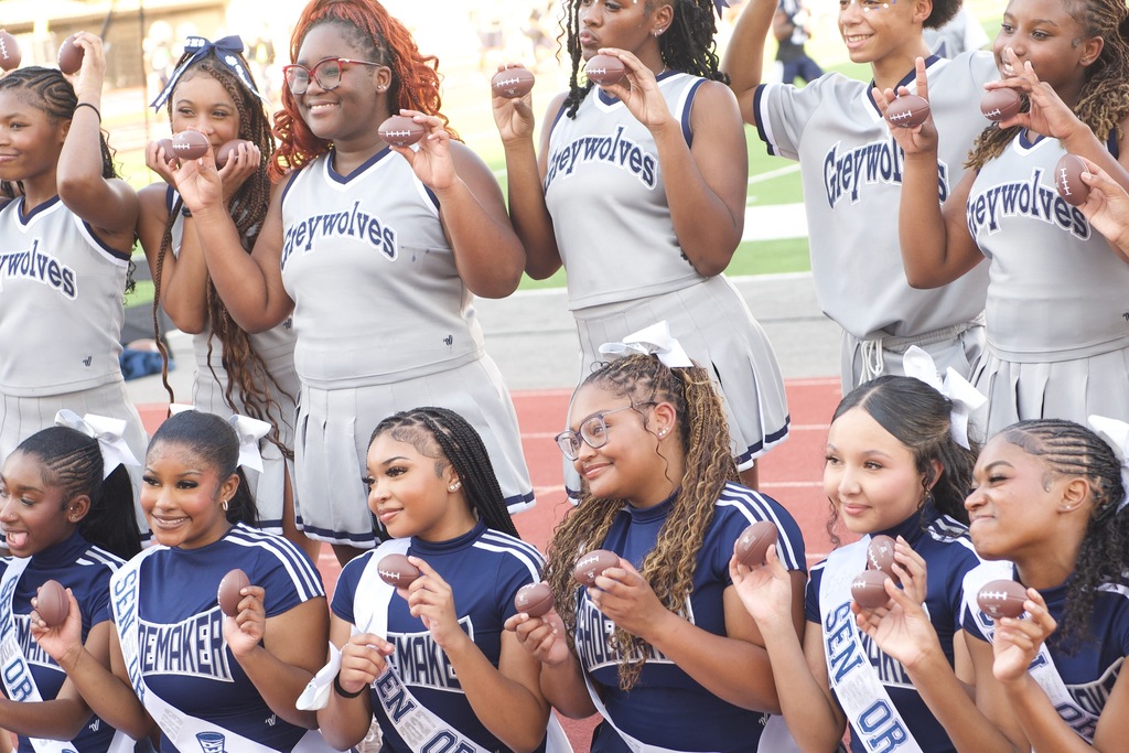 Shoemaker cheerleaders senior night at Buckley