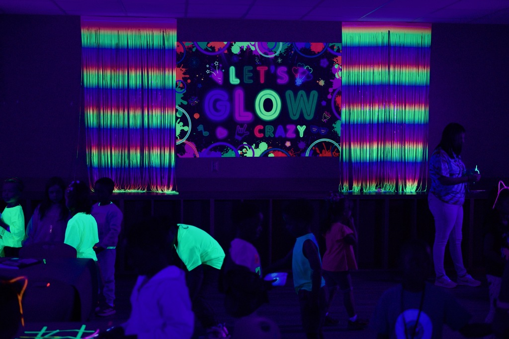 Rock Your School Meadows glow room