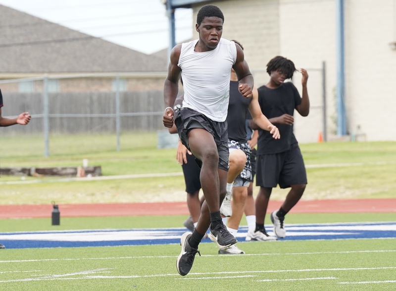 SHS athlete does agility training