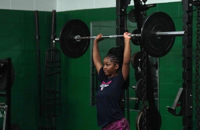 Ellison athlete lifts weights