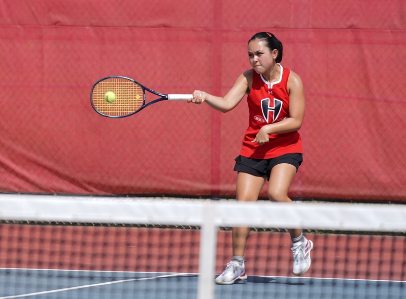HHHS girls tennis player